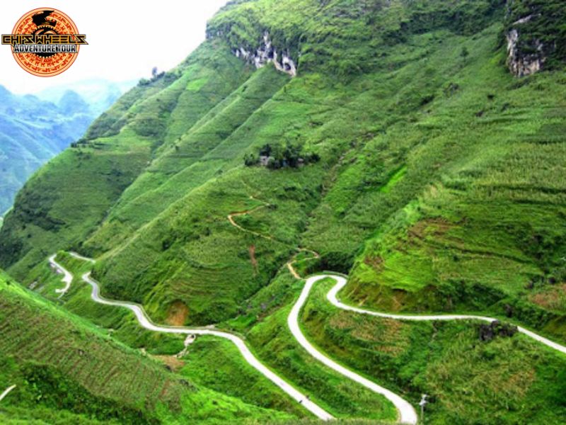 Exploring Northern Vietnam: Motorbiking the Stunning Ma Pi Leng Pass