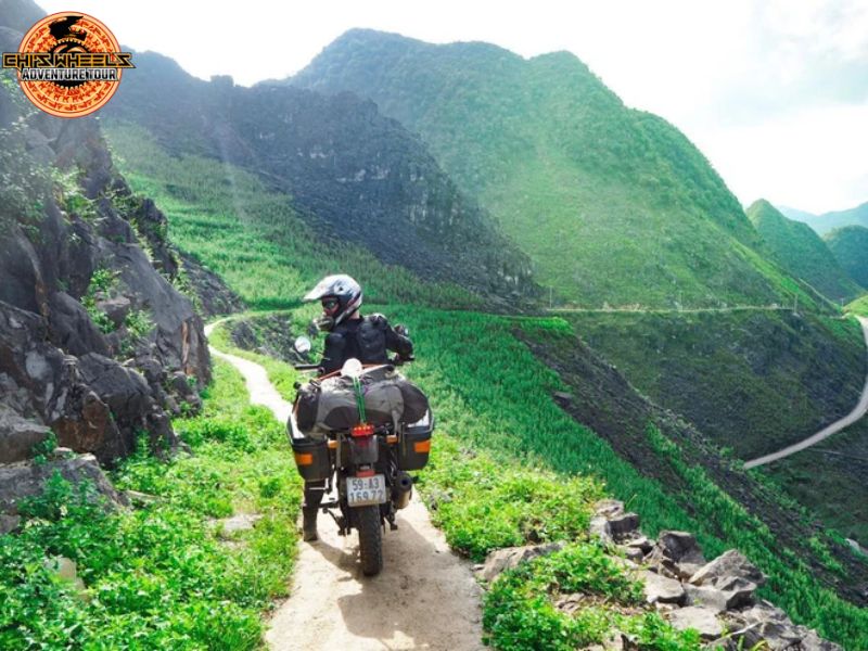 Exploring Northern Vietnam: Motorbiking the Stunning Ma Pi Leng Pass