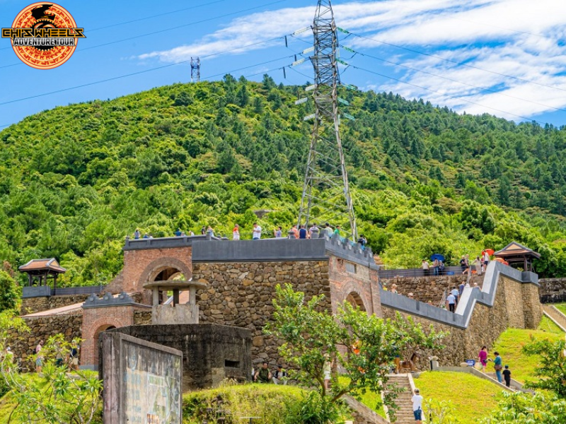 Motorbiking the Hai Van Pass in Vietnam