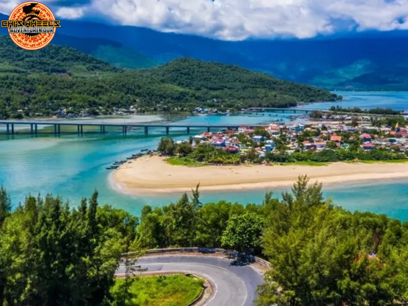 Motorbiking the Hai Van Pass in Vietnam