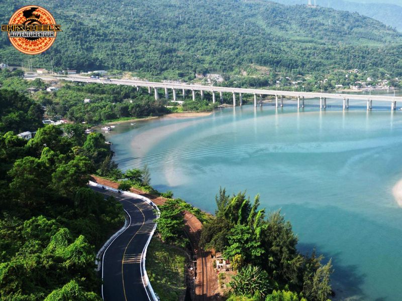 hai van pass motorcycle tour