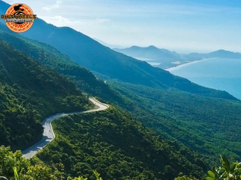 hai van pass motorcycle tour