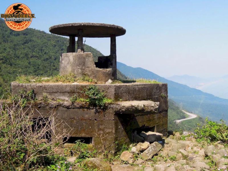 hai van pass motorcycle tour